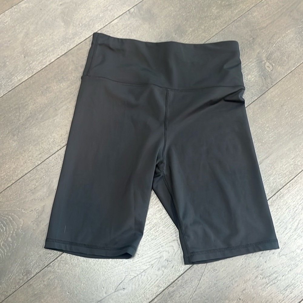 BOSTON PROPER LEGGING ATHLETIC SHORT SIZE M
